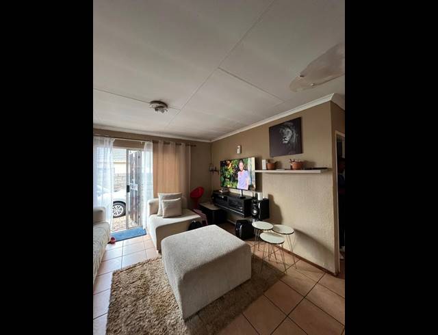 2 BEDROOM HOUSE FOR SALE IN DAWN PARK EXT